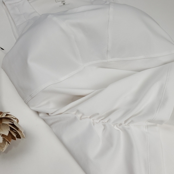 ATHLETA White Exercise Rouged Side Top Sz M 38DD - Picture 10 of 15